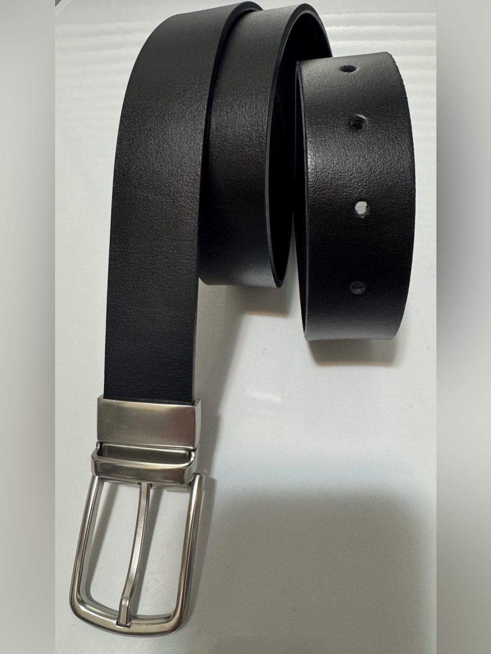 Zara Men‘s Reversible Black/Brown Leather Belt. Size M (36).
Like New.